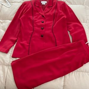 Womens skirt and top. Size 12. Karin Stevens. Excellent condition.